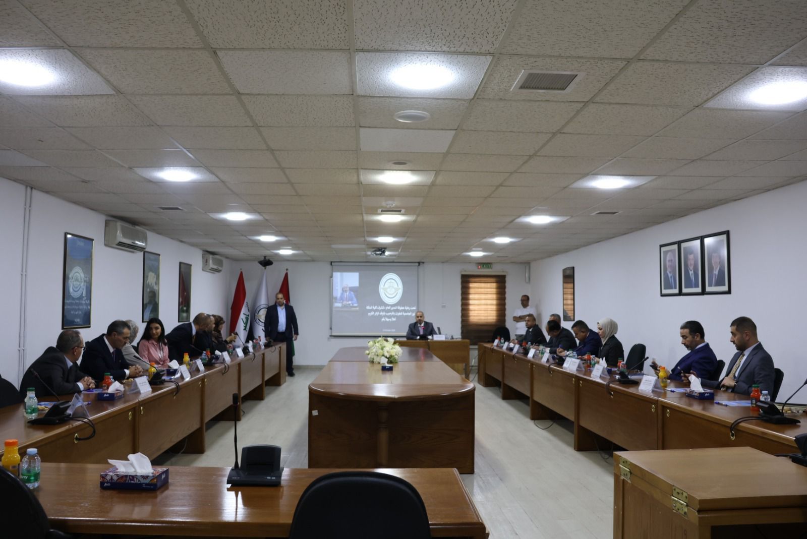 كلية الملكة نور الجامعية للطيران تستضيف وفدًا من الجامعات التقنية العراقية